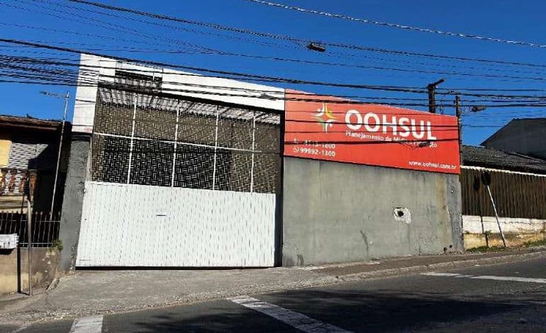 Lote de terreno com barracão comercial localizado na Rua Brigadeiro Franco, nº 5.252, Parolin, Curitiba/PR