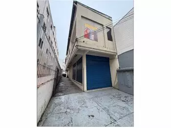 Residencial / Comercial à venda em leilão