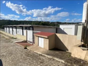 Terreno c/Benfeitorias à venda em leilão