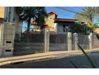 Casa à venda em leilão