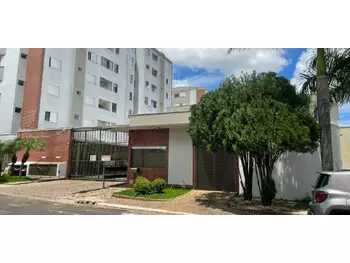 Apartamento à venda em leilão