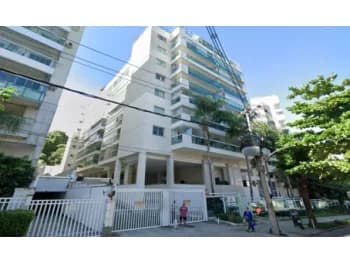 Apartamento à venda em leilão