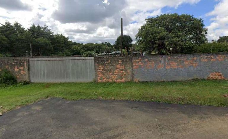 Terreno Urbano Com A Área Total De 610m², Sem Benfeitorias, Situado Na Rua Maranhão - Irati/PR.
