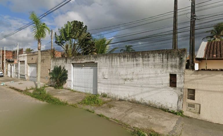 Casa Com Piscina - Umuarama Parque Itanhaém - A.T. 360,00m²