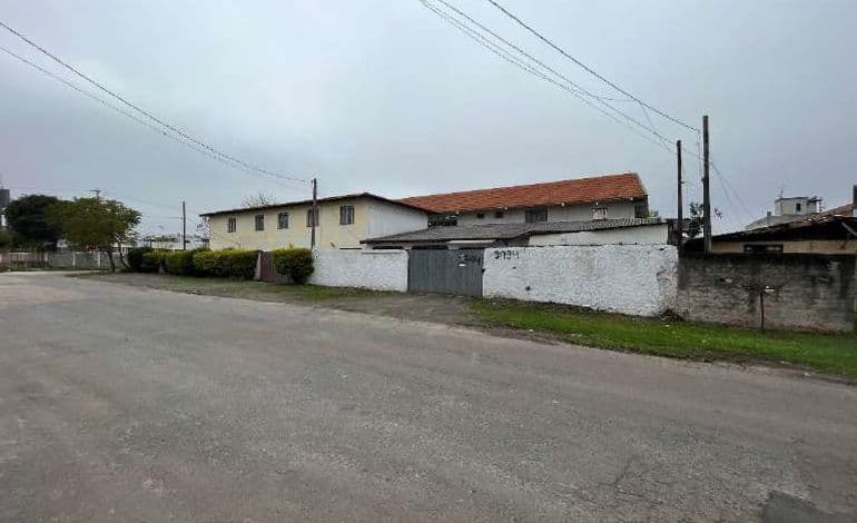 NUA PROPRIEDADE SOBRE A PARTE IDEAL DE 25% DO LOTE DE TERRENO SOB Nº 29 DA QUADRA Nº 105, LOCALIZADO NA RUA CORONEL LUIZ JOSÉ DOS SANTOS, Nº 706, BOQUEIRÃO CURITIBA/PR