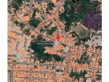 Terreno c/benfeitorias à venda em leilão