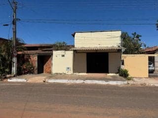 Casa, Padrão, 0 Vaga(S) de Garagem
