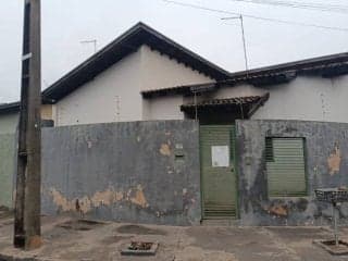 Casa, Padrão, 0 Vaga(S) de Garagem