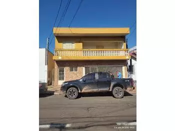 Sobrado à venda em leilão