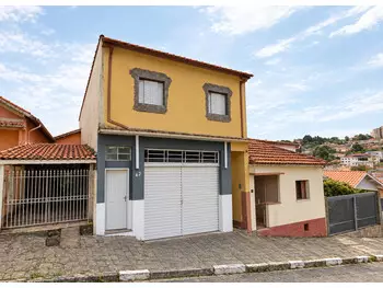 Sobrado à venda em leilão