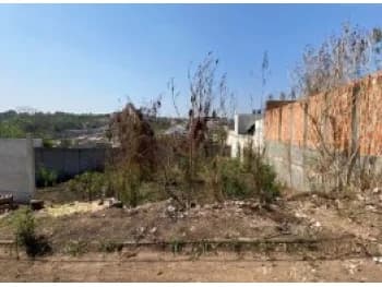 Terreno à venda em leilão