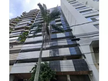 Apartamento à venda em leilão