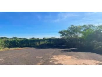 Terreno à venda em leilão