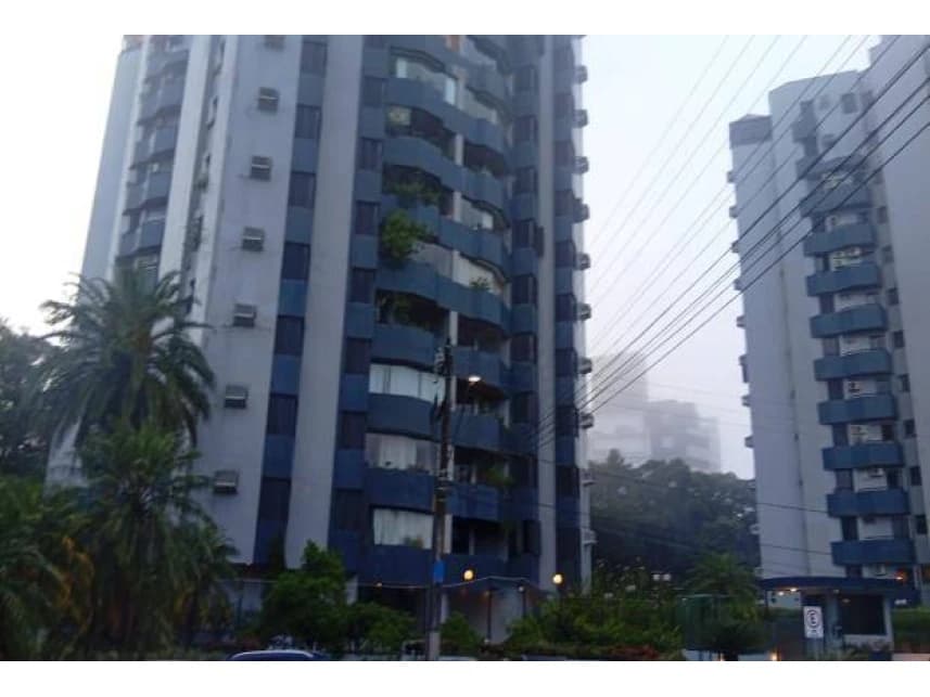 Apartamento à venda em leilão