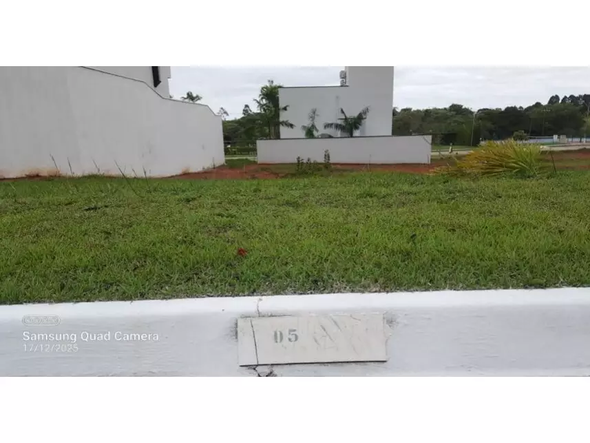 Terreno à venda em leilão