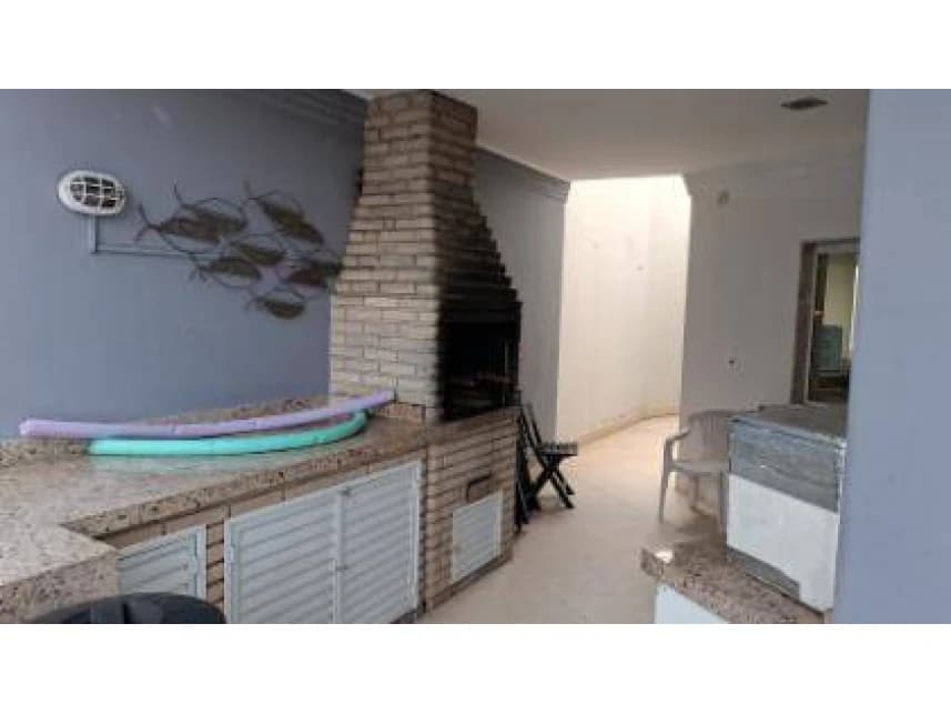 Casa à venda em leilão - foto 2