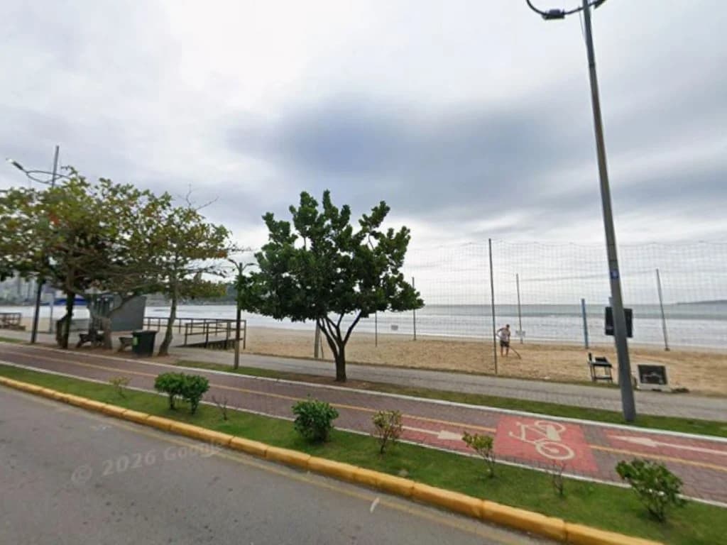 Apartamento 106 m² de área total (Condomínio frente à praia) - Centro - Itapema - SC