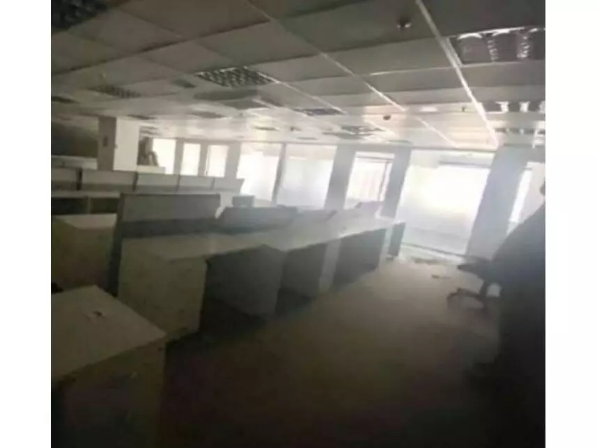 Sala Comercial à venda em leilão - foto 2