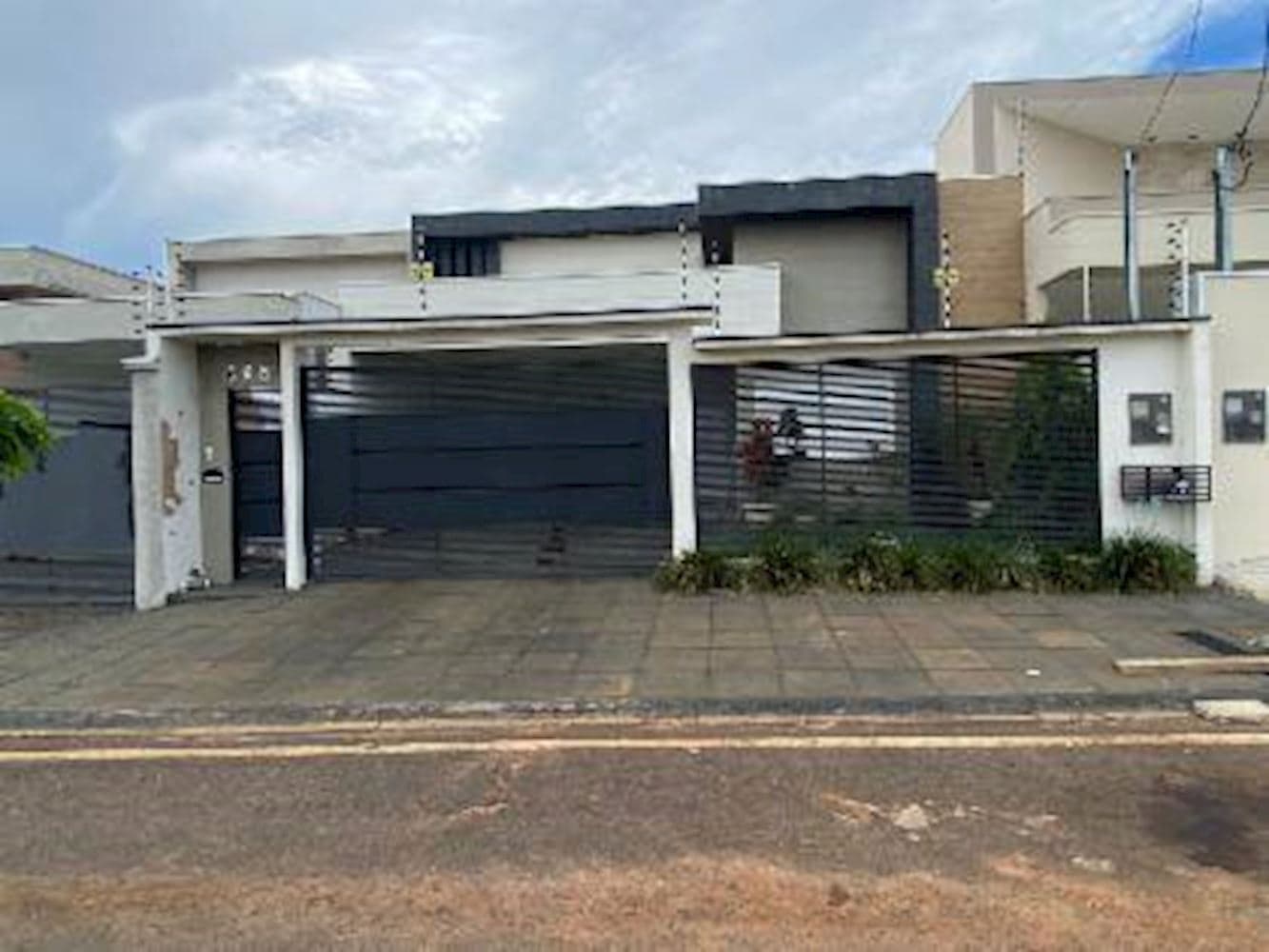 Casa, Padrão, 0 vaga(s) de garagem