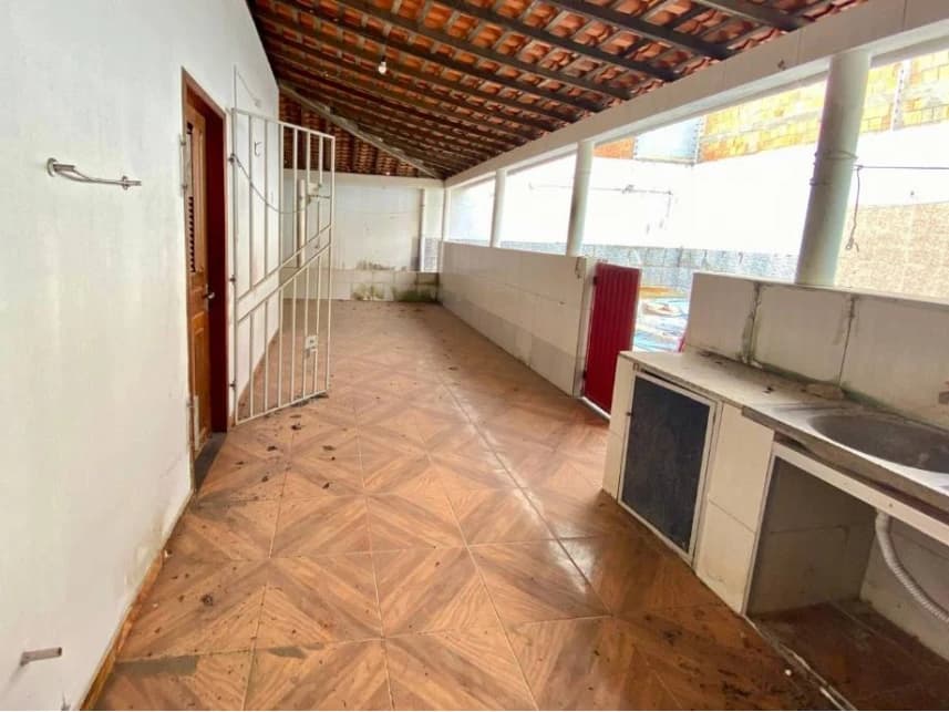 Casa à venda em leilão - foto 2