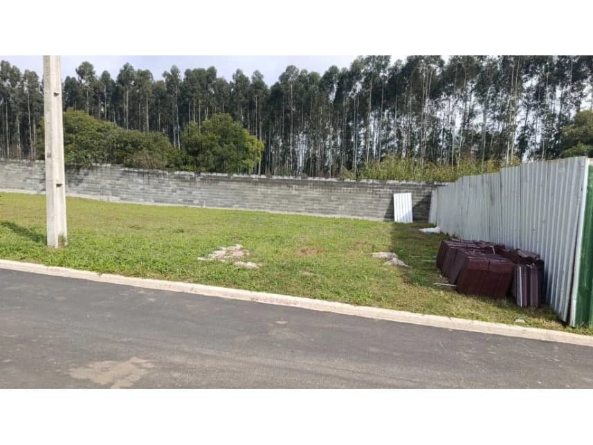 Terreno à venda em leilão