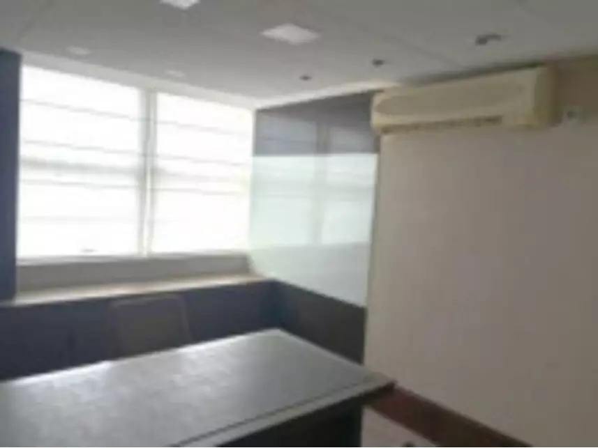 Conjunto Comercial à venda em leilão