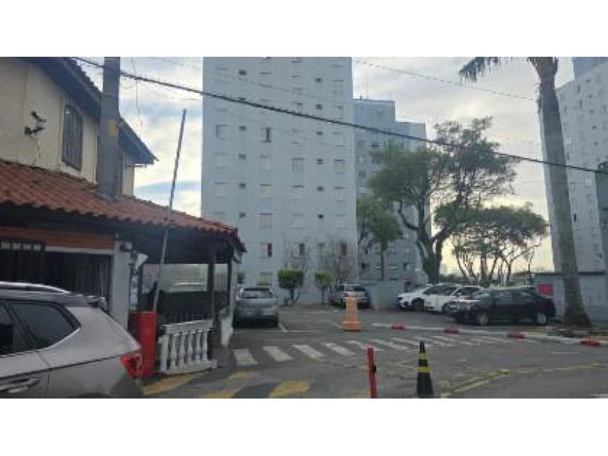 Apartamento à venda em leilão - foto 2
