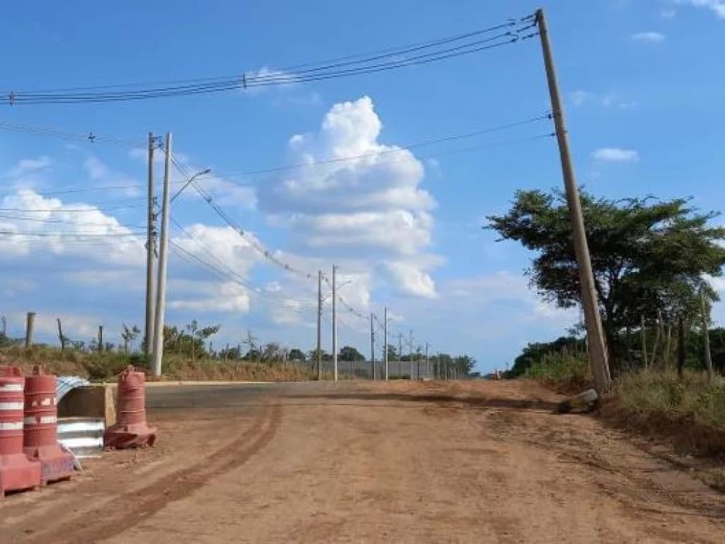 Terreno de Porte Industrial com 200.008 m² - Cascata - Paulínia - SP