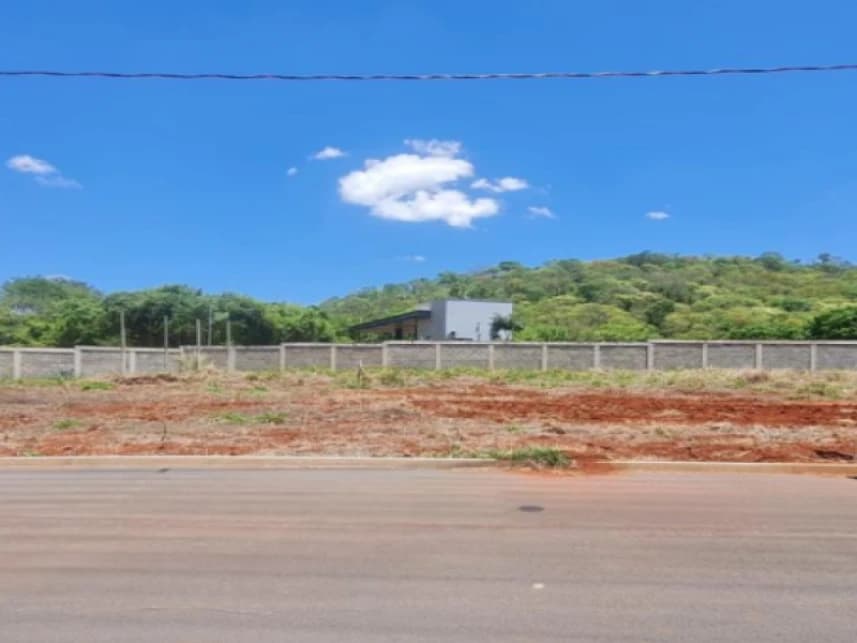 Terreno à venda em leilão