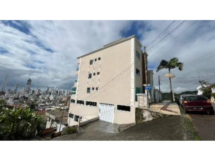 Apartamento à venda em leilão - foto 3
