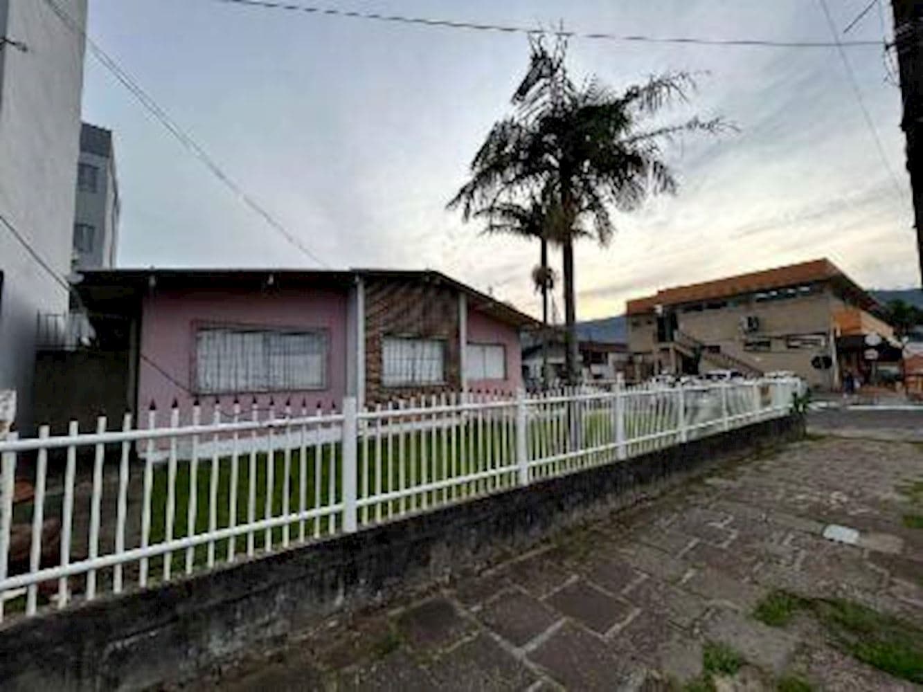 Casa, Padrão, 0 vaga(s) de garagem