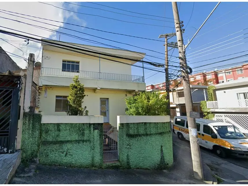 Sobrado à venda em leilão