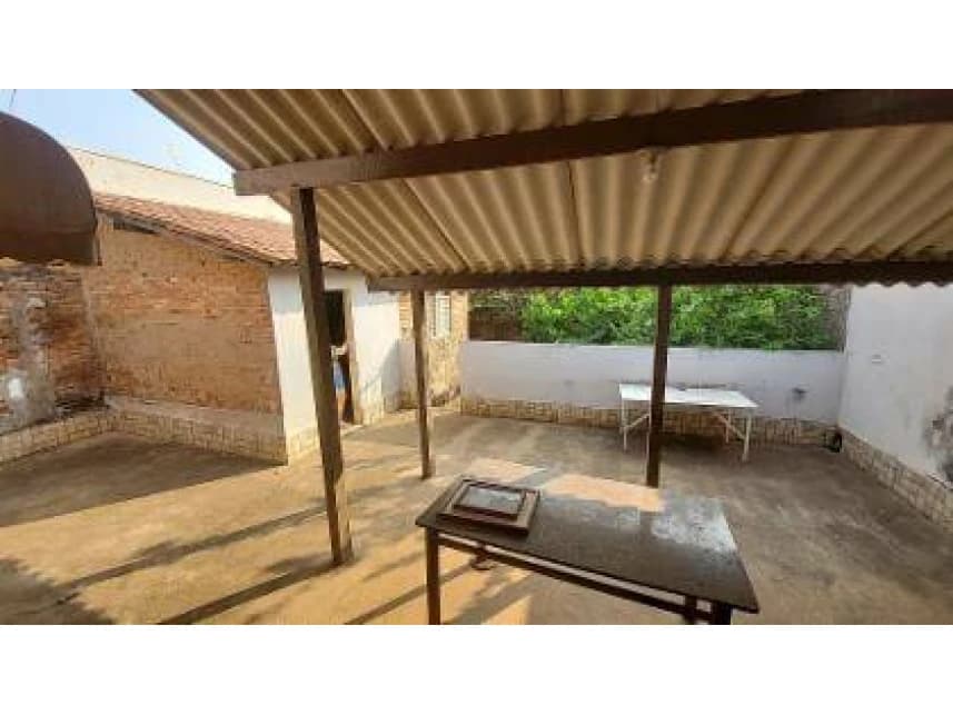 Casa à venda em leilão - foto 2