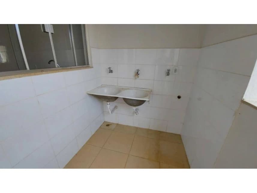 Casa à venda em leilão - foto 2