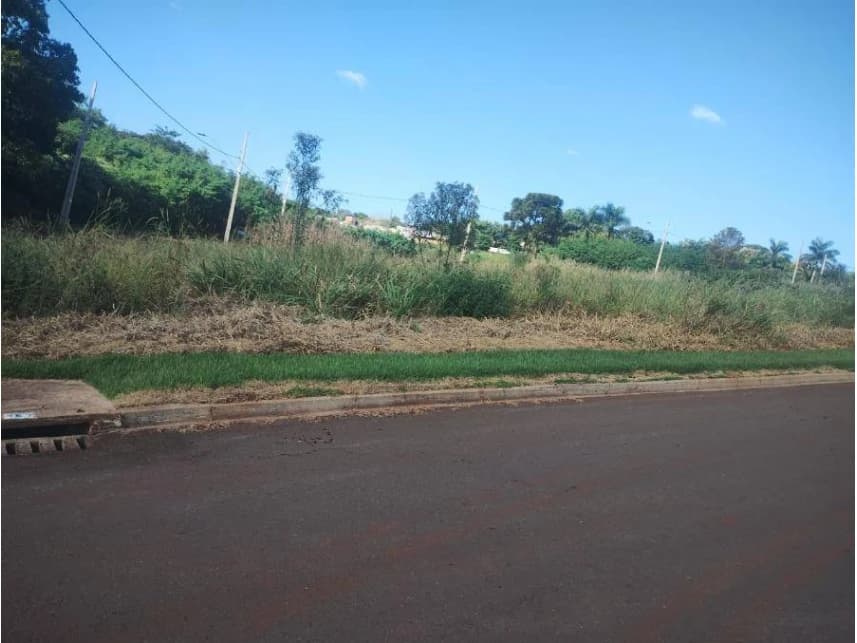 Terreno à venda em leilão