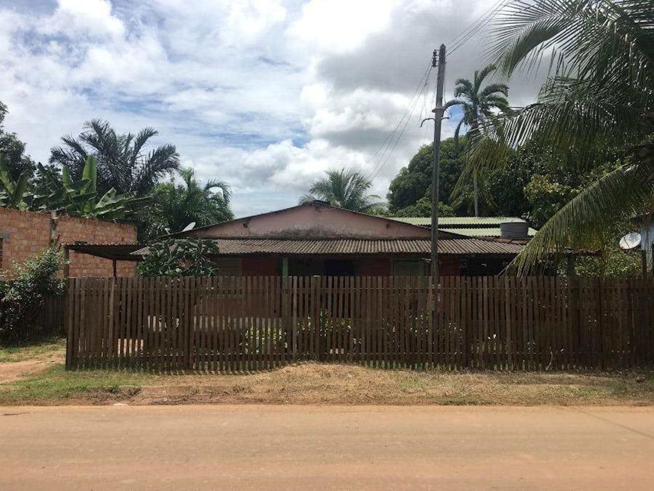 Casa, Padrão, 0 vaga(s) de garagem