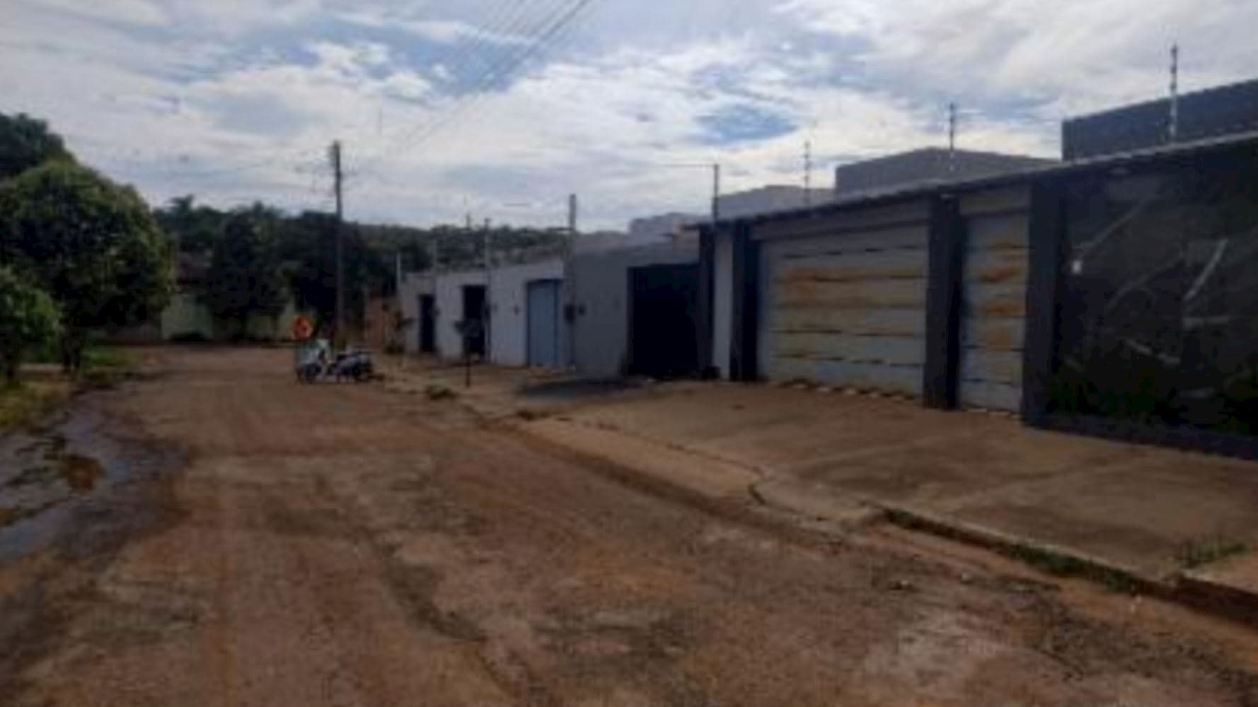 Casa no "Residencial Caminho do Lago" em Caldas Novas/GO - foto 2