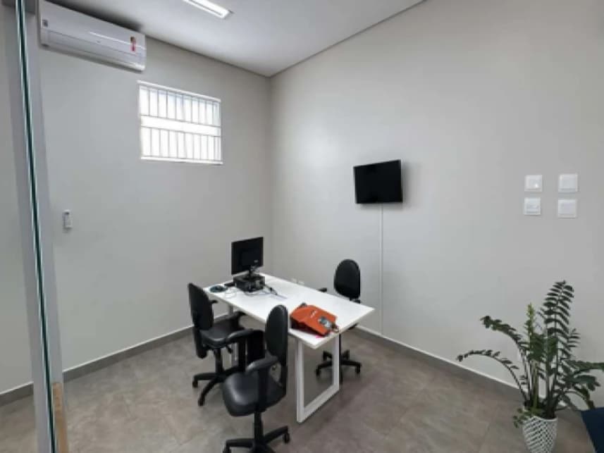 Prédio à venda em leilão - foto 2