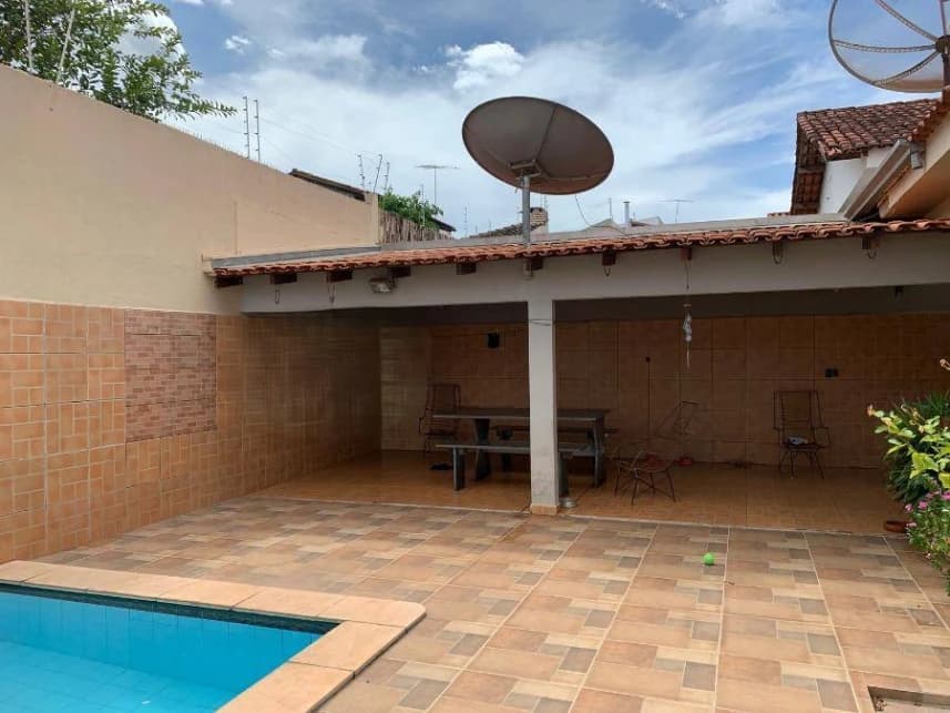 Casa à venda em leilão - foto 2