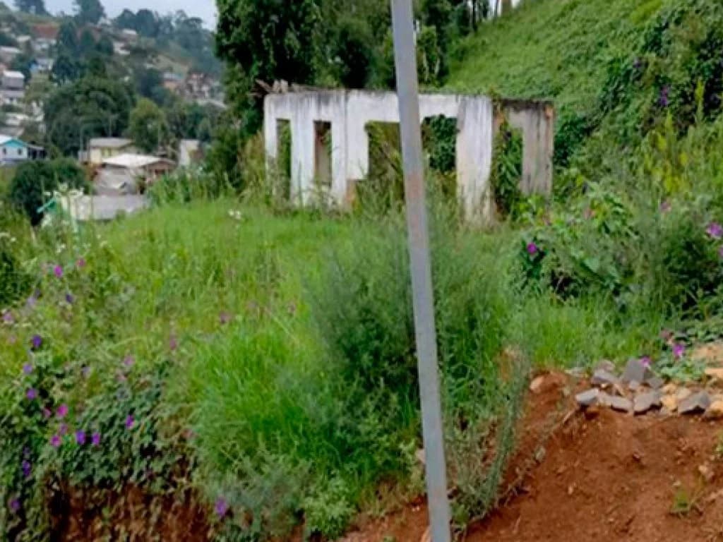Parte Ideal (50%) sobre Terreno 900 m² (com construção inacabada) - Calmon - SC - foto 3
