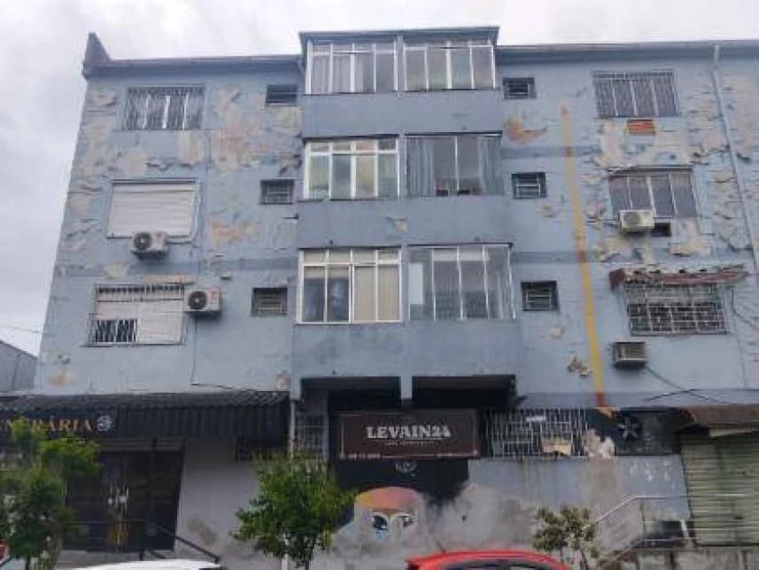 Apartamento à venda em leilão - foto 4