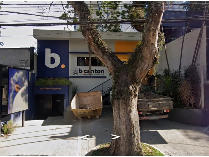 Prédio Comercial à venda em leilão