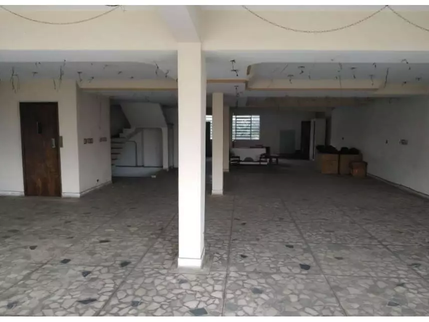 Prédio Comercial à venda em leilão