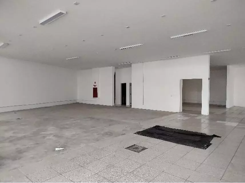 Prédio Comercial à venda em leilão