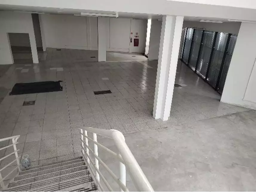 Prédio Comercial à venda em leilão - foto 2