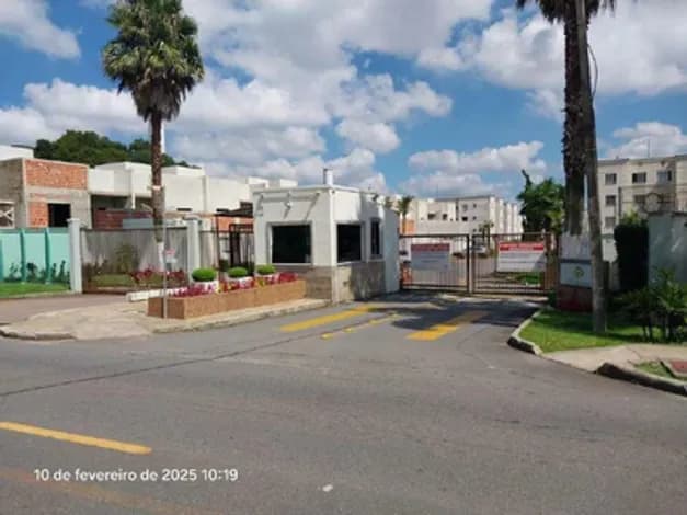 Apartamento nº 202, Bloco 05 do Condomínio Residencial Parque Constance, localizado na Rua Minas Gerais, 985, Araucária/PR