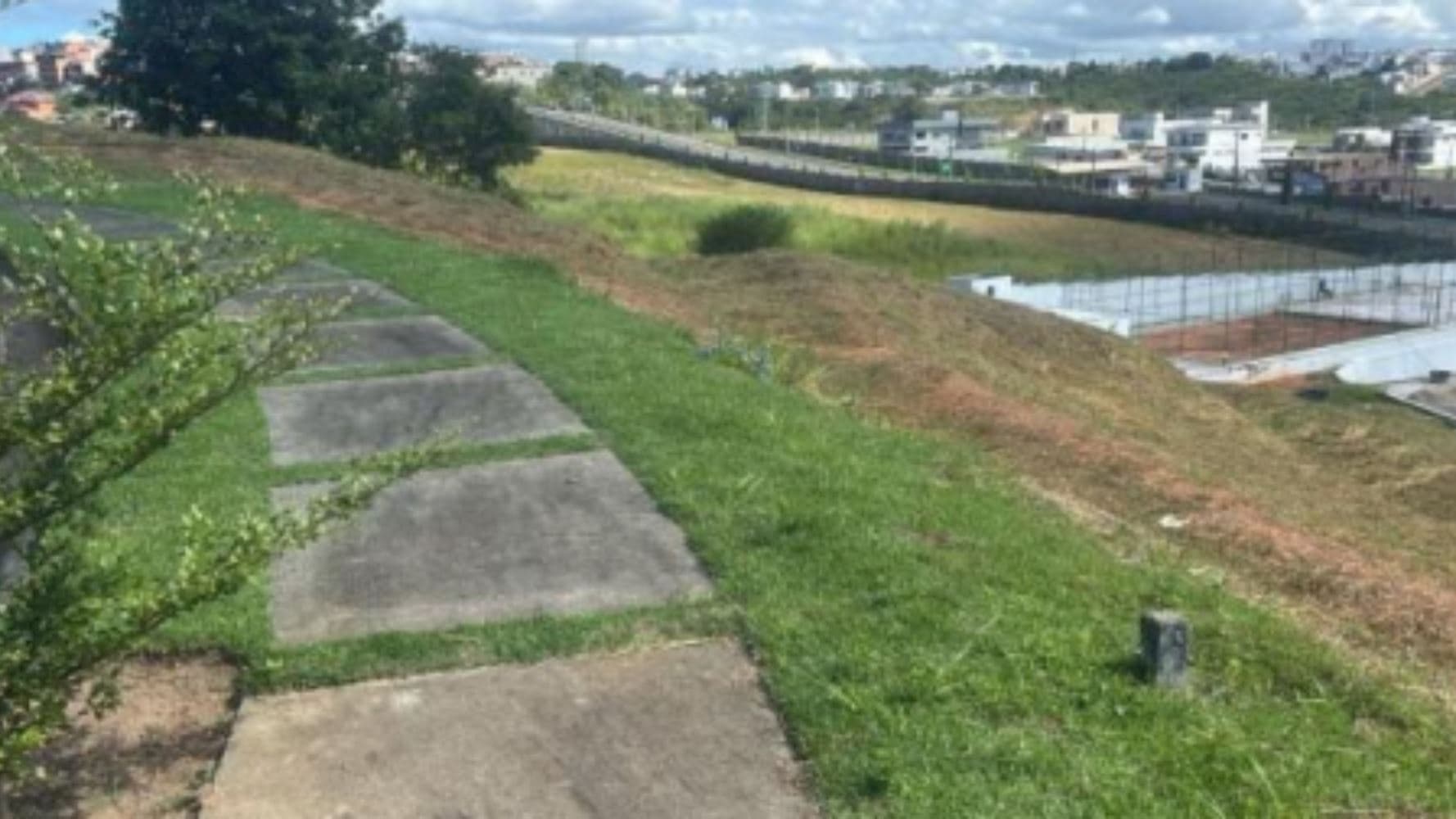 Terreno no "Condomínio Alpha Parque Recôncavo" em Amparo - Santo Antônio de Jesus/BA - foto 3