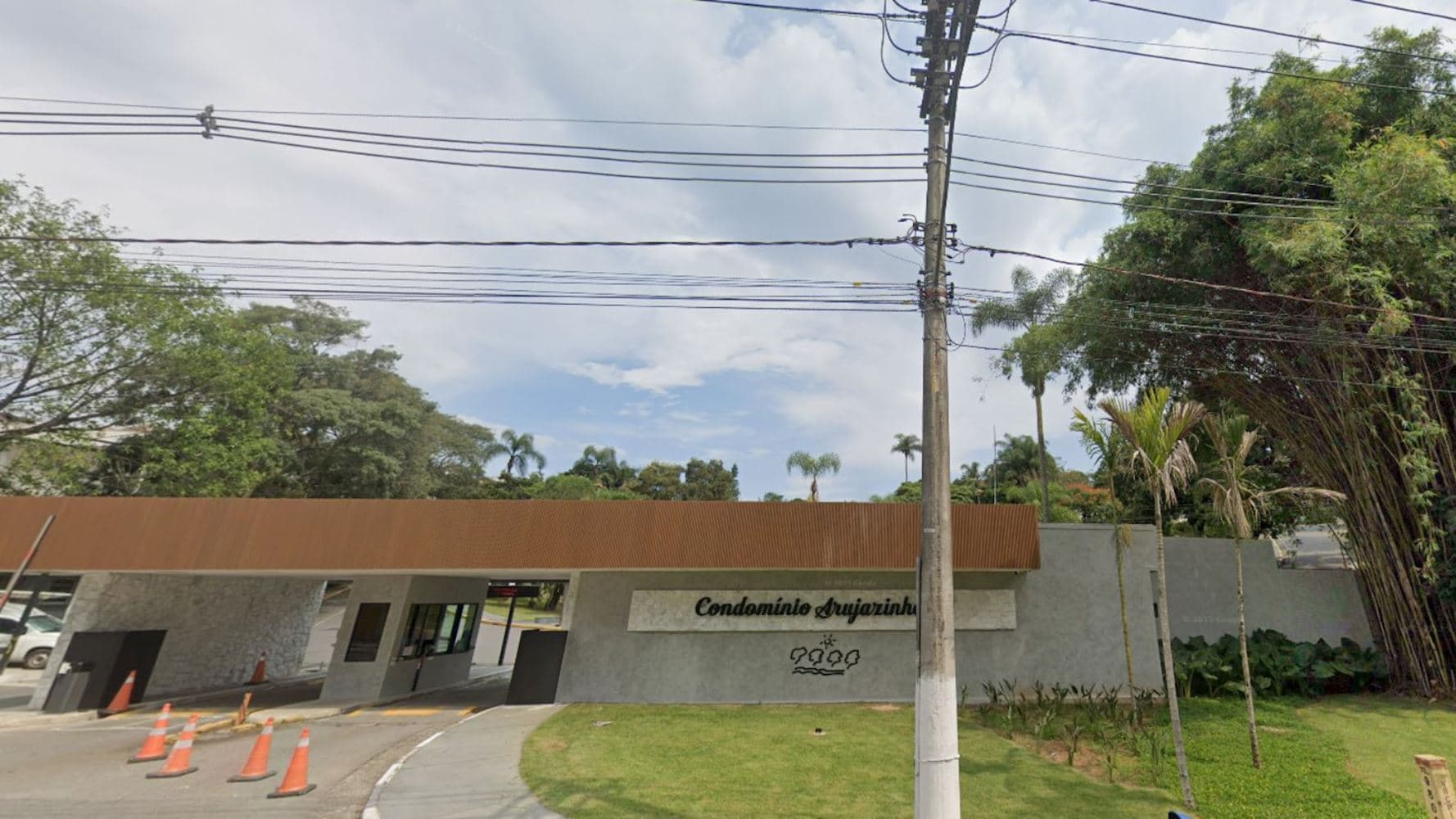 Casa no "Condomínio Arujazinho IV" - Arujazinho IV - Arujá/SP