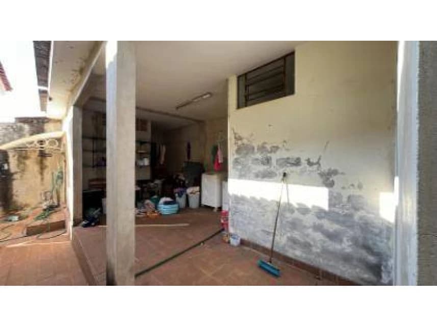 Casa à venda em leilão - foto 2