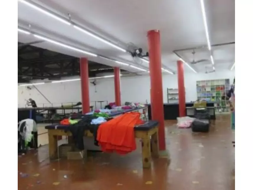 Imóveis Comerciais à venda em leilão - foto 2